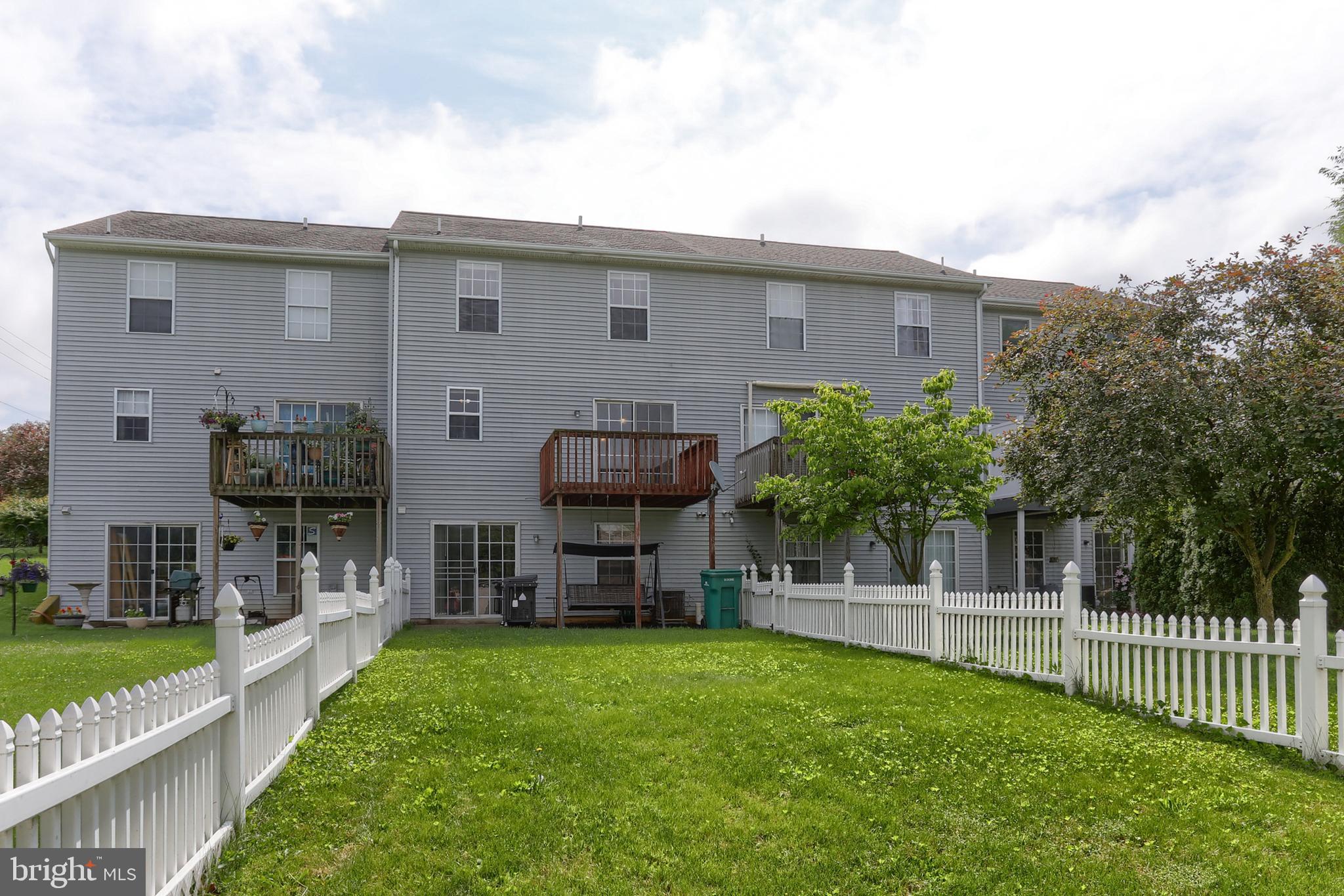 909 S 3RD STREET