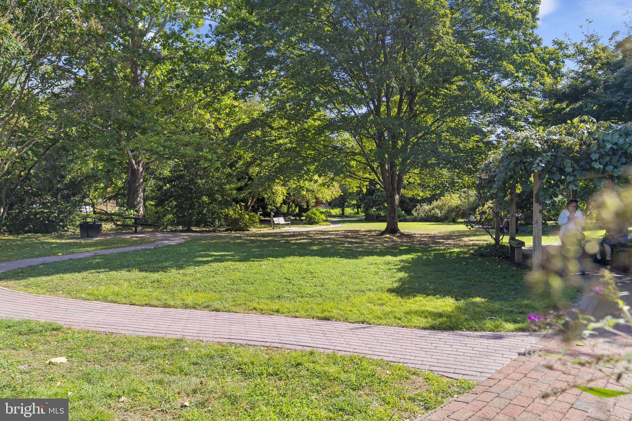 CHEVY CHASE - Residential