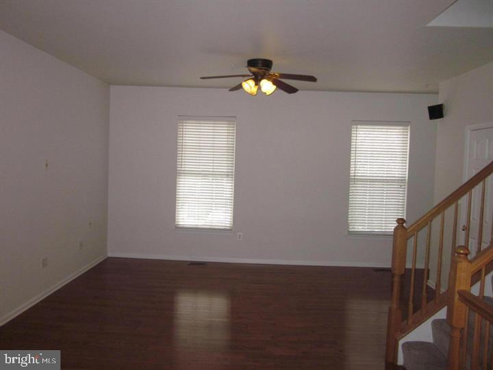 COLLEGE PARKWAY PLACE - Residential Lease