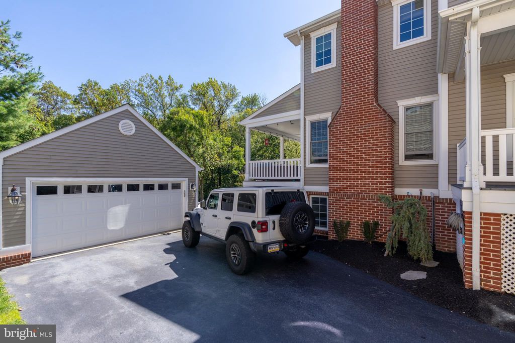 Photo of 955 Pinehurst Drive, CHESTER SPRINGS, PA 19425 (MLS # PACT2109110)