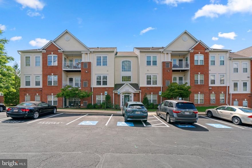 BACK ON THE MARKET DUE TO FINANCING.  STUNNING SECOND-FLOOR CONDO NOW AVAILABLE IN SOUGHT-AFTER PINEY ORCHARD. UNIT WELCOMES YOU WITH A COZY LIVING ROOM WITH LARGE WINDOWS. FROM THERE ENTER THE UPGRADED KITCHEN WITH NEW COUNTERTOPS, FRESH PAINT, AND NEW APPLIANCES. ENTERTAIN WITH EASE IN THE SEPARATE DINING ROOM. THE HOME ALSO BOASTS 2 LARGE BEDROOMS AND 2 FULL BATHROOMS.  NEW FLOORING THROUGHOUT. ENJOY FRESH AIR FROM THE BALCONY. EASY ACCESS TO SHOPPING DINING AND COMMUTER ROUTES.