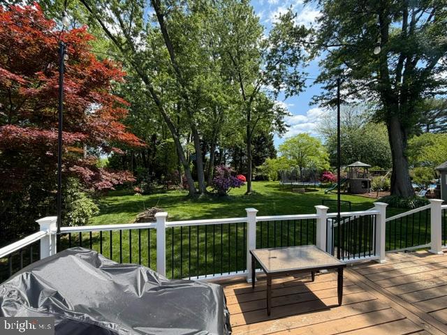 703 MACPHAIL COURT N
