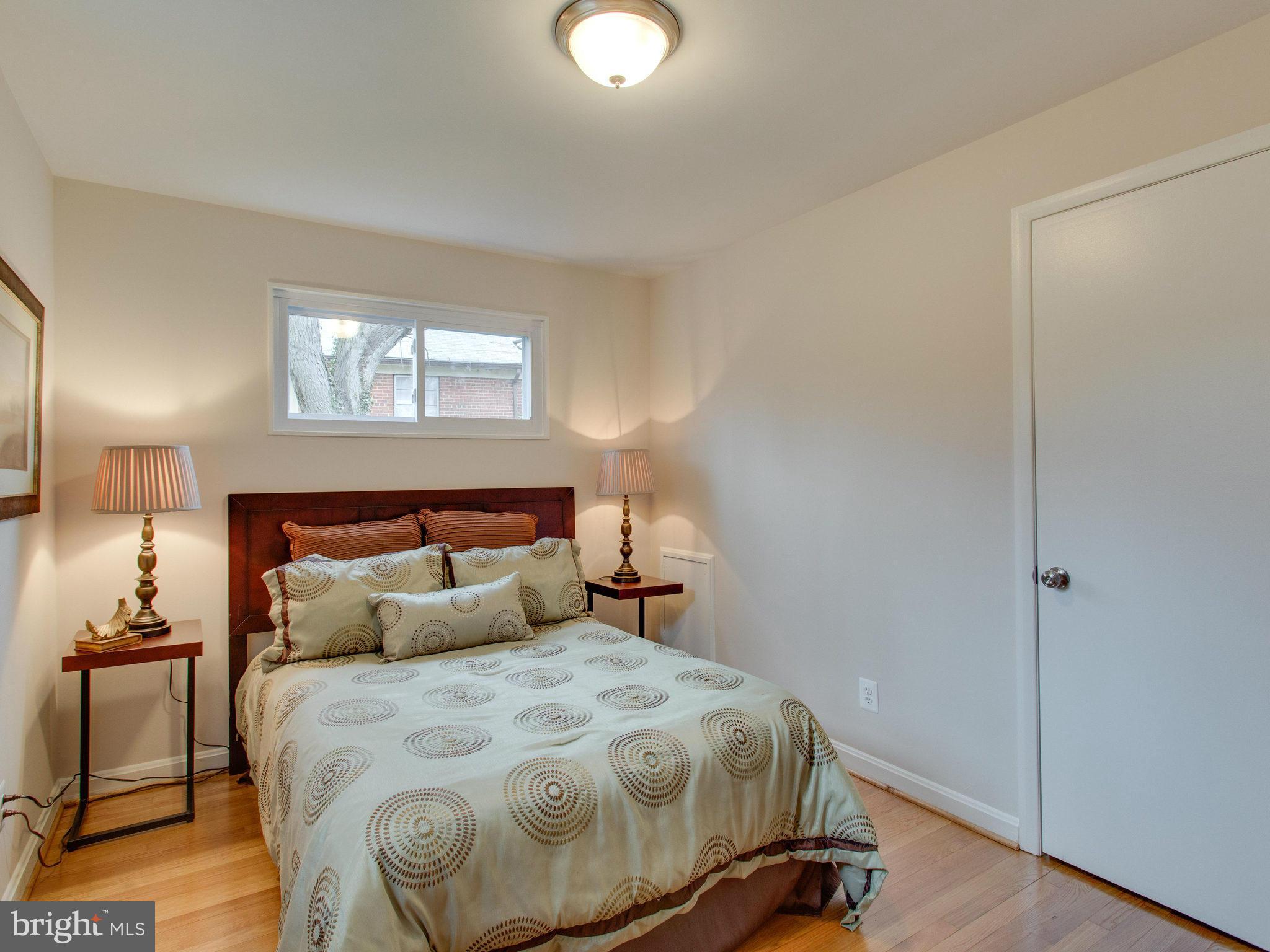 BROYHILL PARK - Residential