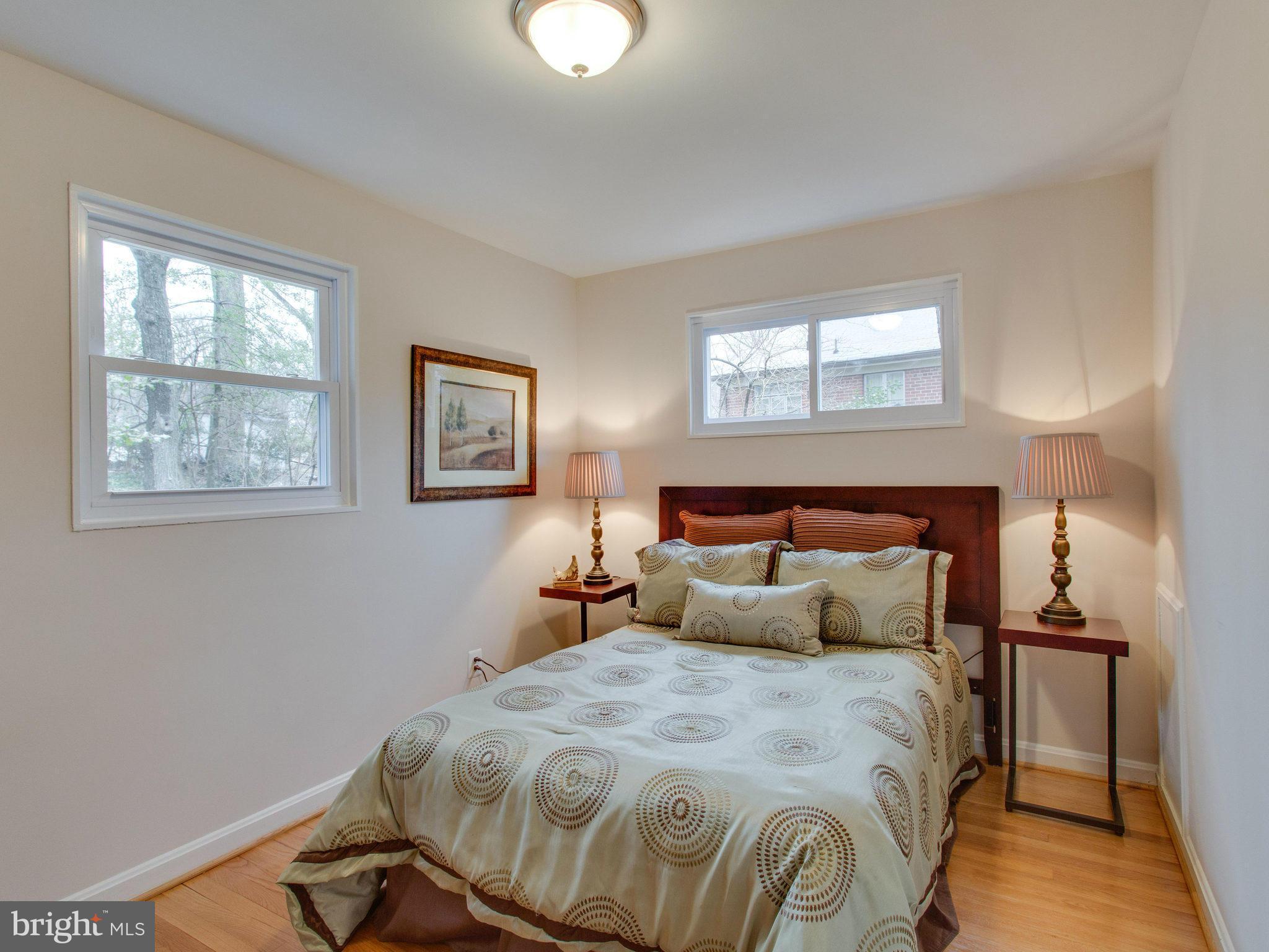 BROYHILL PARK - Residential