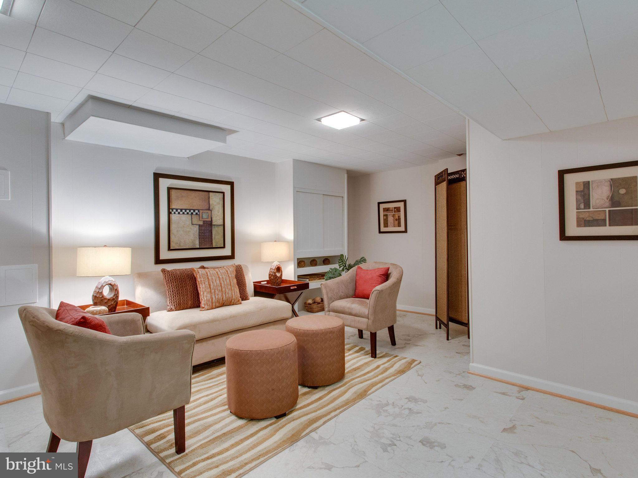 BROYHILL PARK - Residential