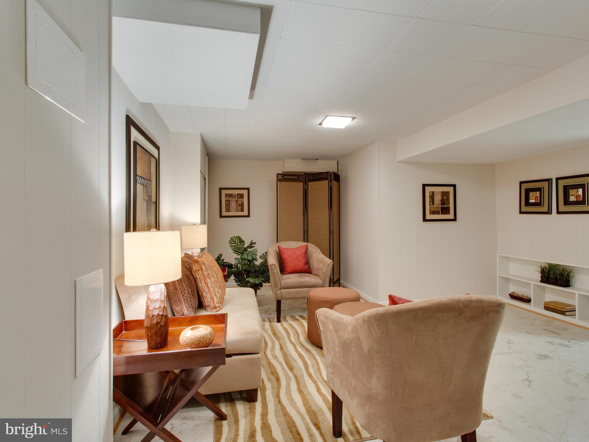 BROYHILL PARK - Residential