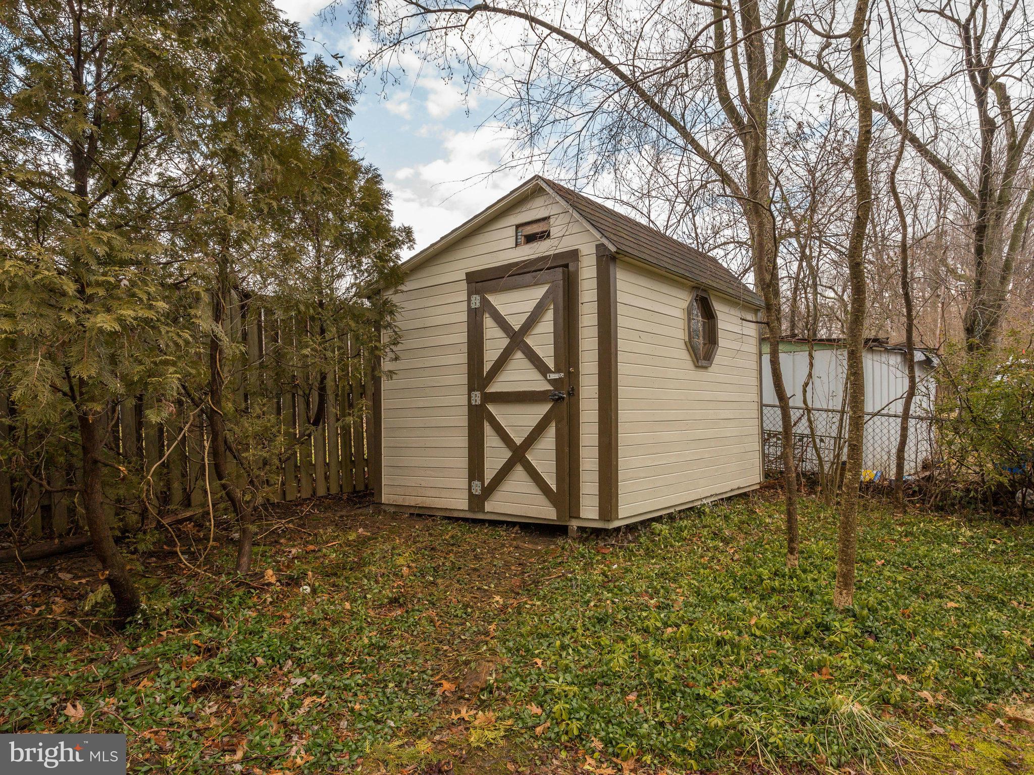 BROYHILL PARK - Residential