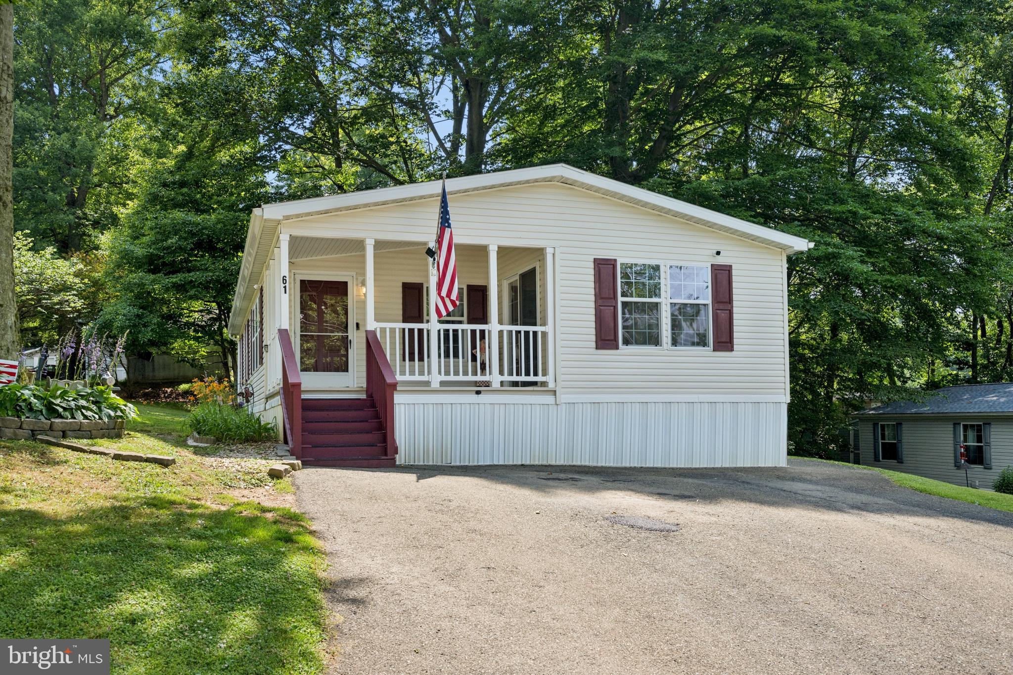 61 GLEN ROY ROAD