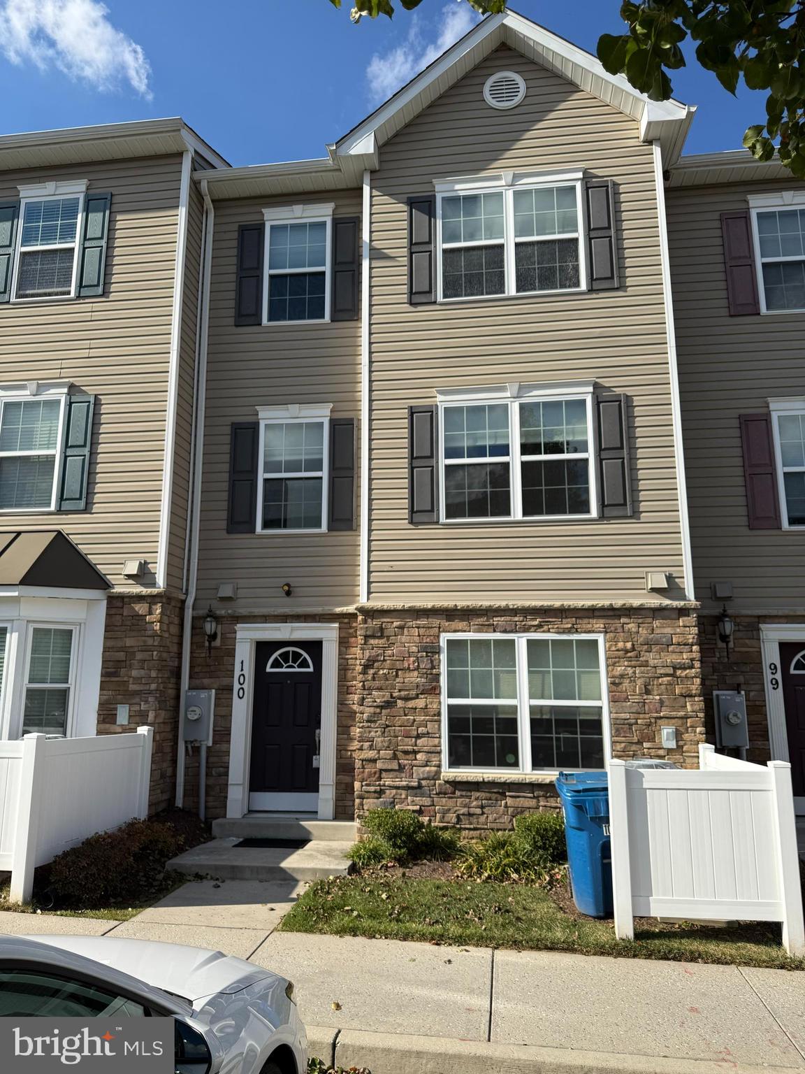 RESERVOIR RIDGE - Residential Lease