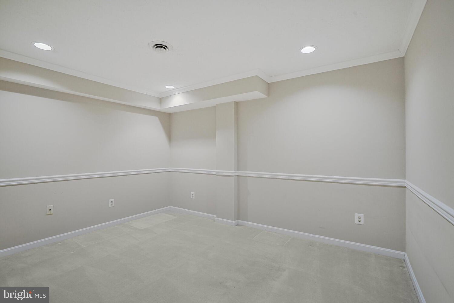 NEWINGTON FOREST - Residential