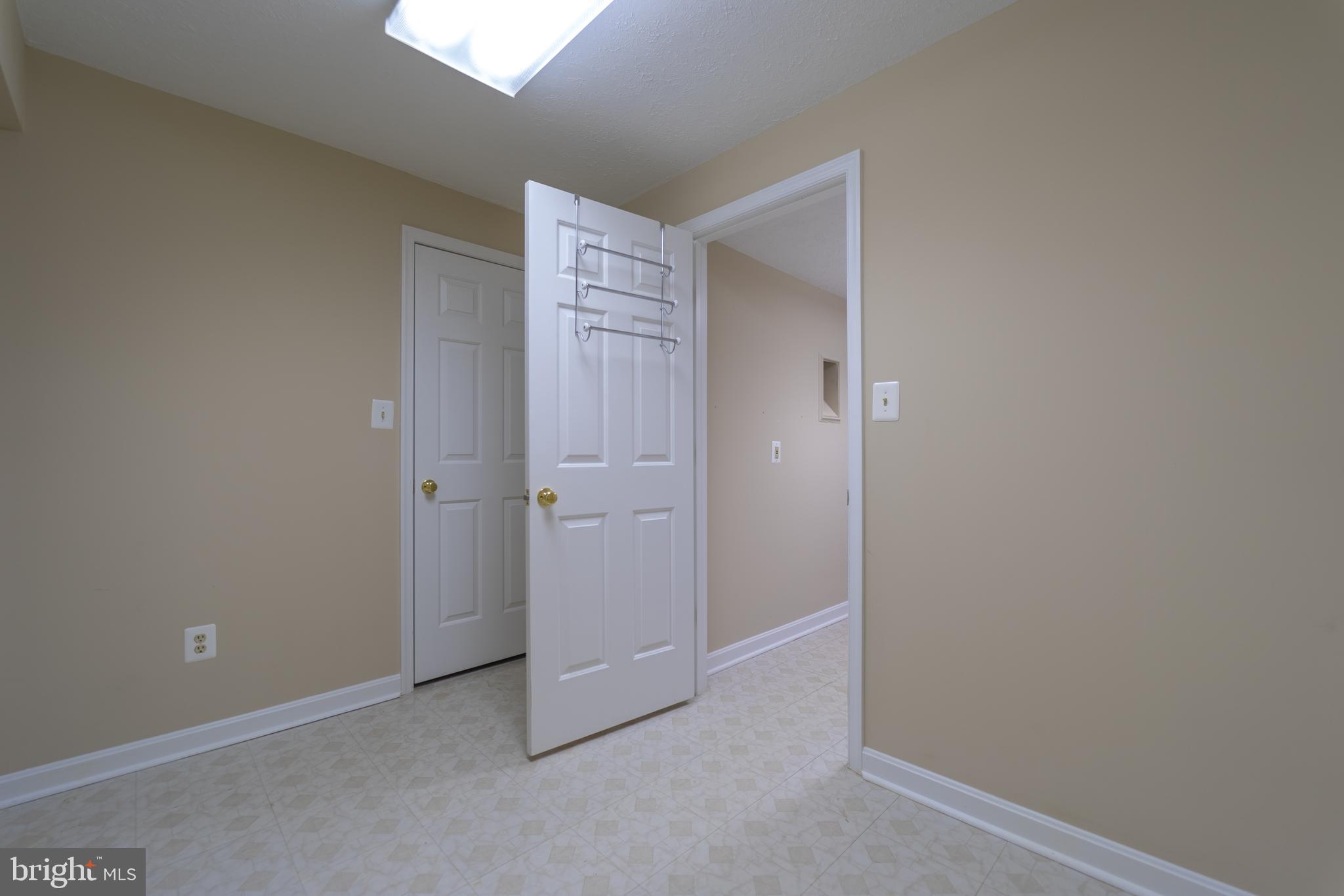 NEWINGTON FOREST - Residential