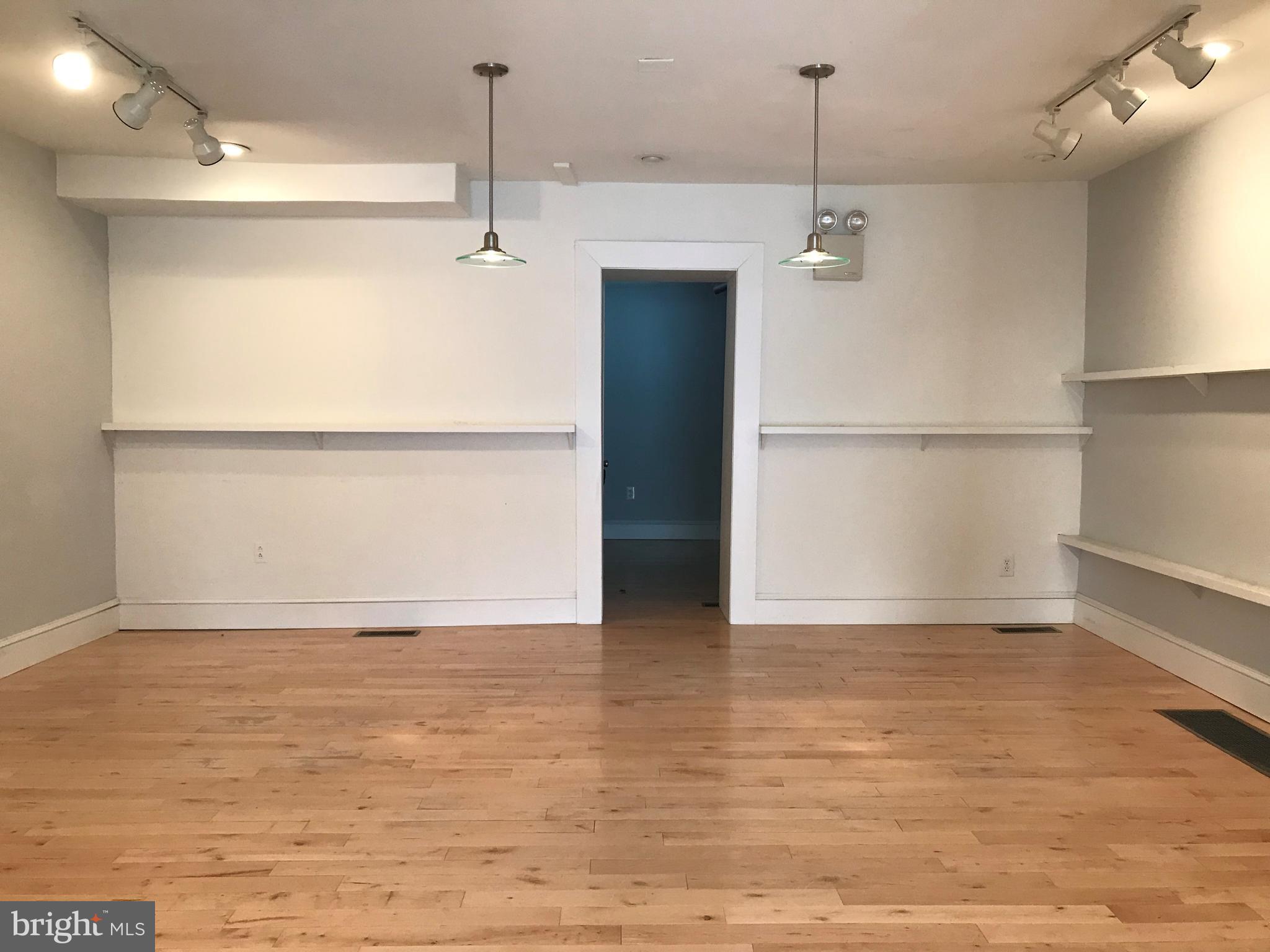 MANAYUNK - Commercial Sale