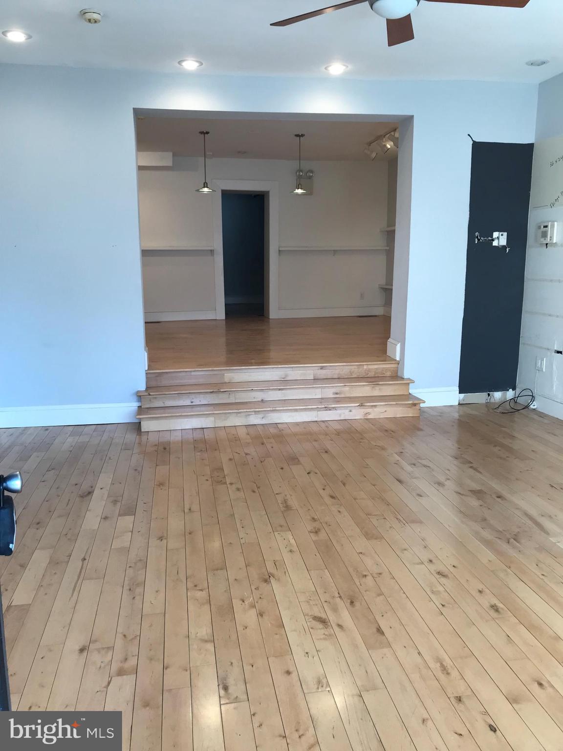 MANAYUNK - Commercial Sale