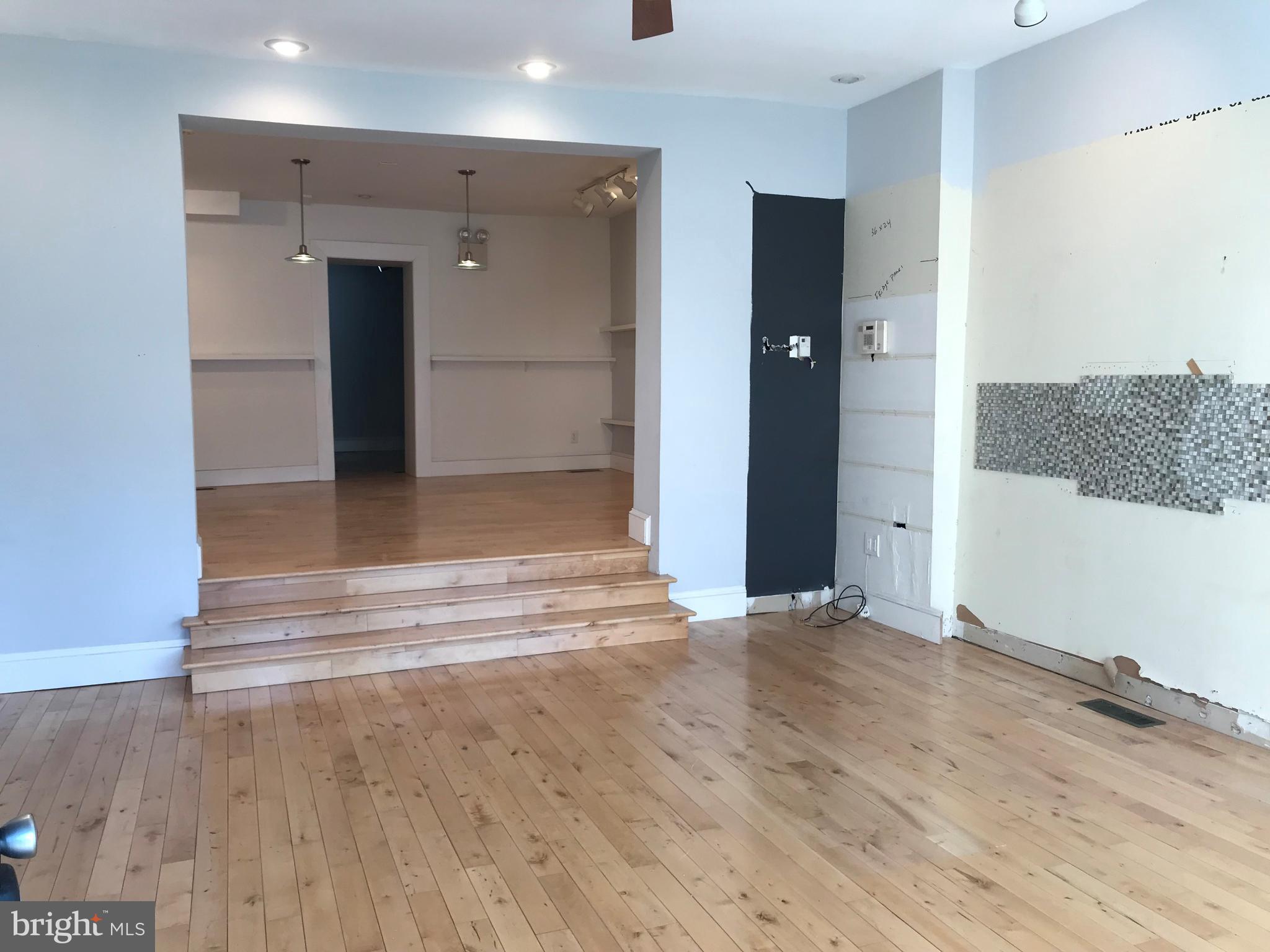 MANAYUNK - Commercial Sale