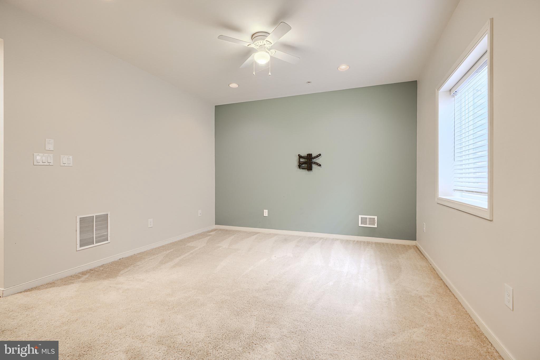 FOX HUNT ESTATES - Residential