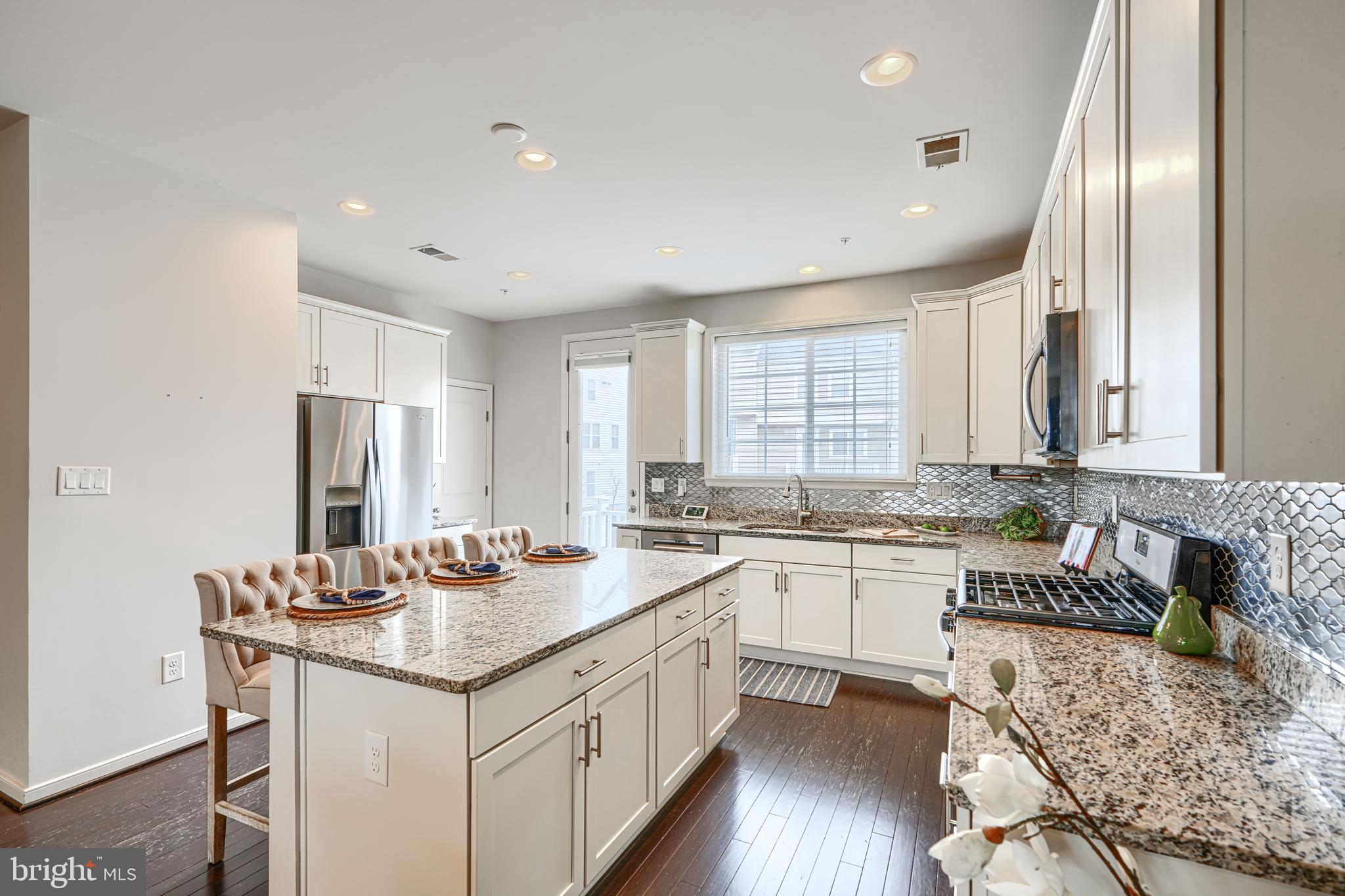 FOX HUNT ESTATES - Residential