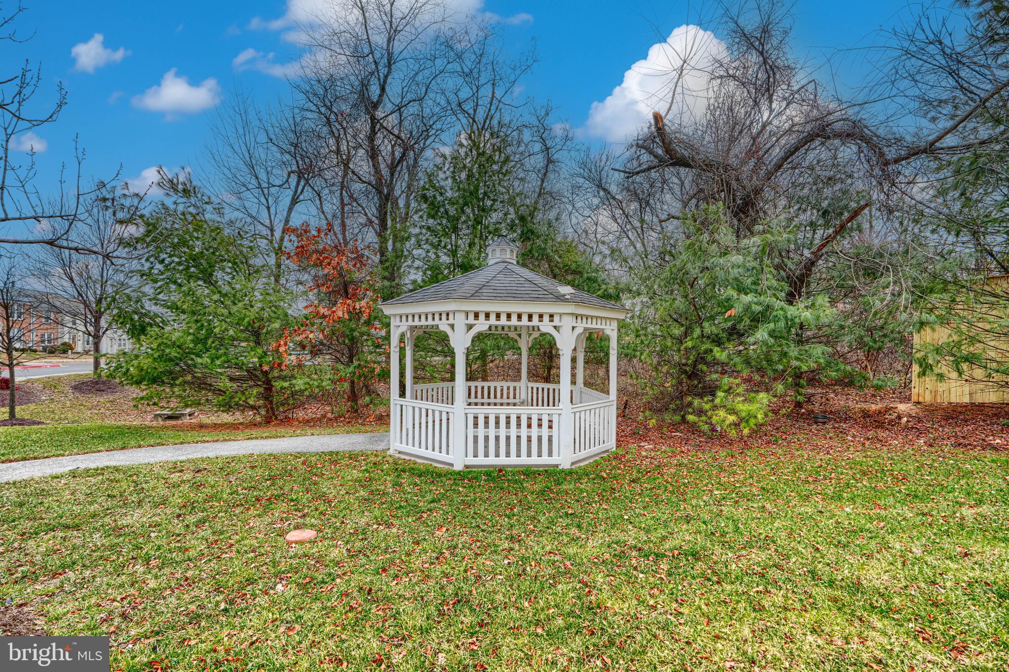 FOX HUNT ESTATES - Residential