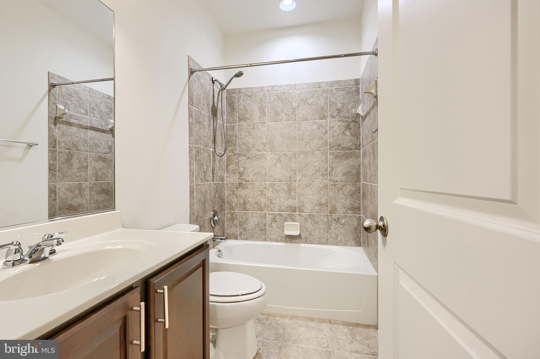 FOX HUNT ESTATES - Residential