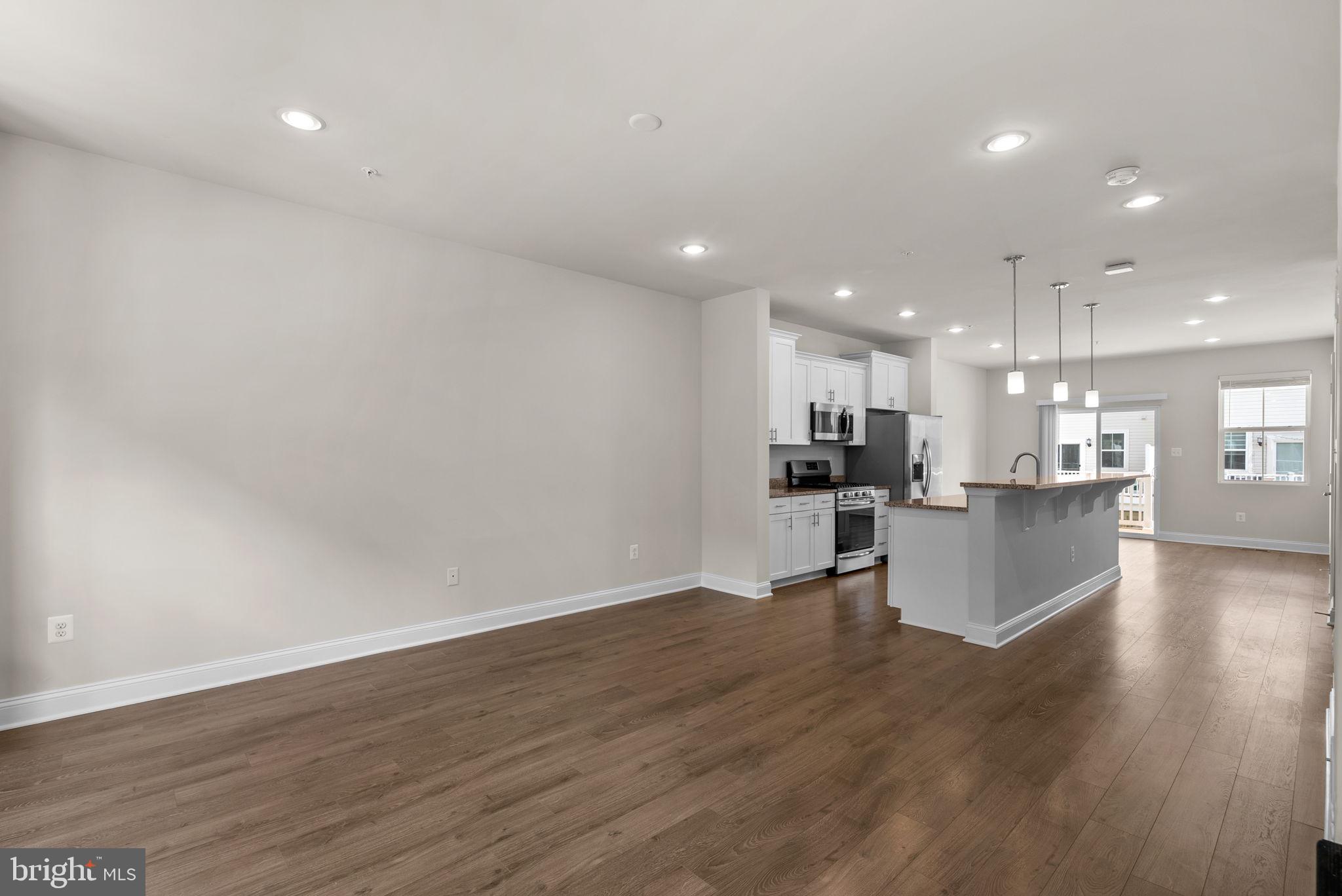 OXFORD SQUARE - Residential