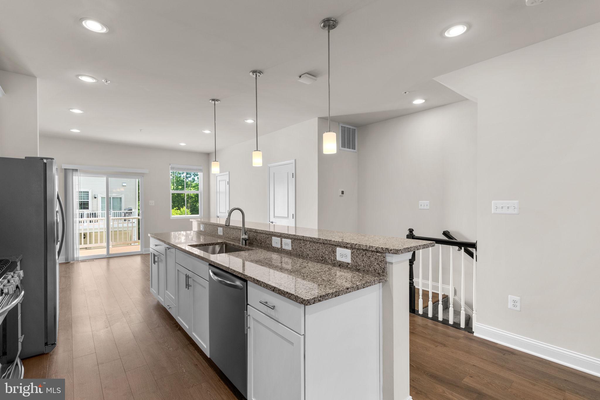 OXFORD SQUARE - Residential