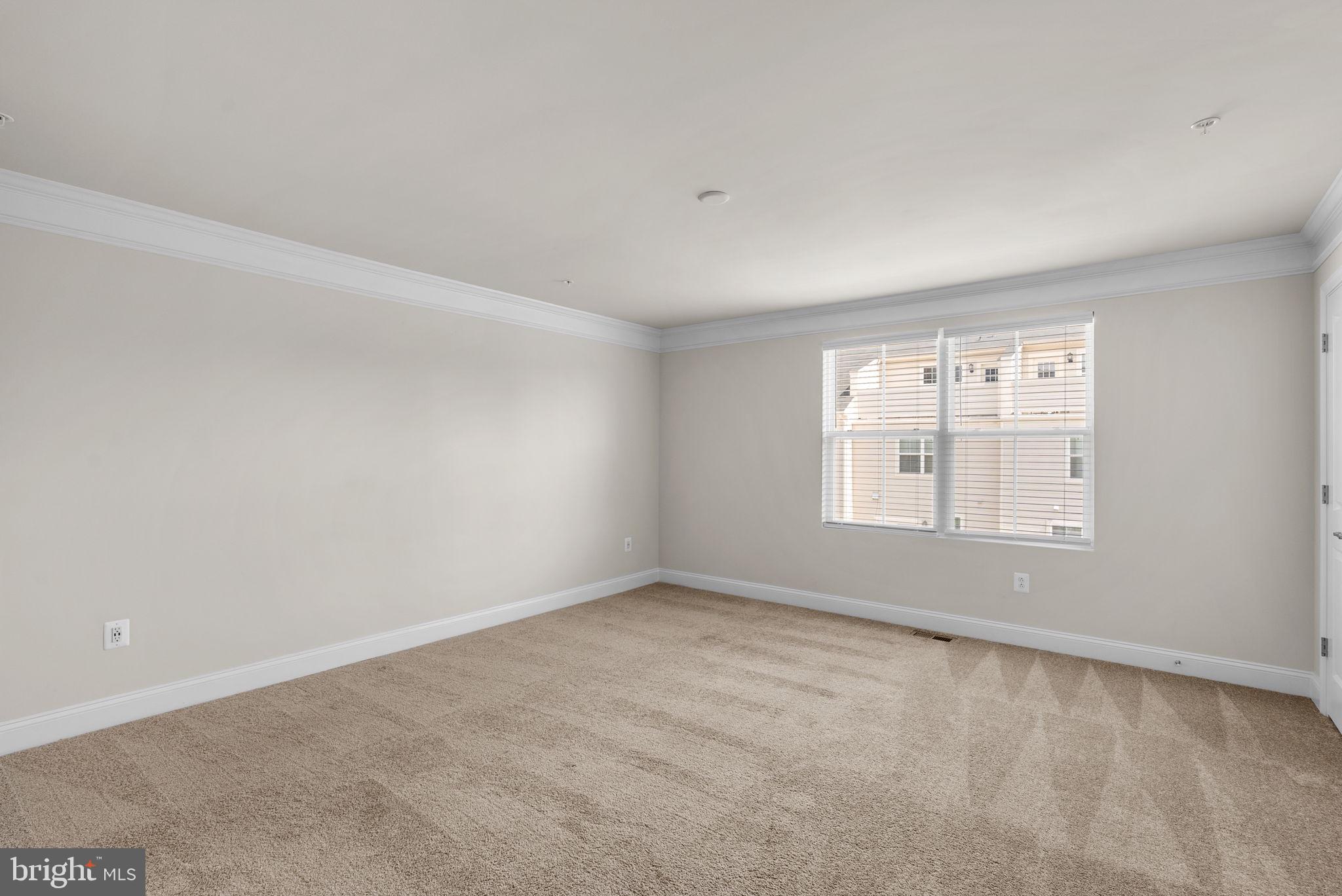 OXFORD SQUARE - Residential