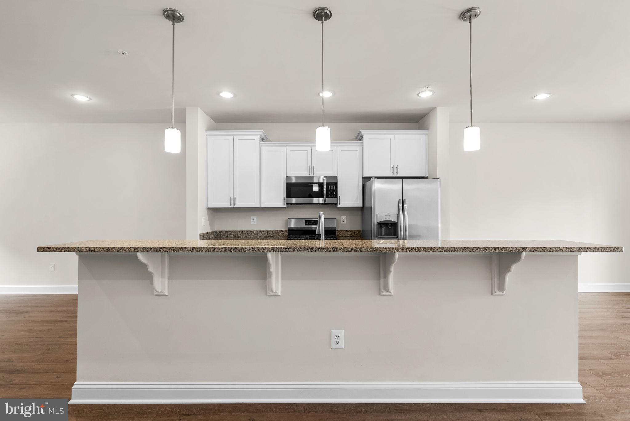 OXFORD SQUARE - Residential