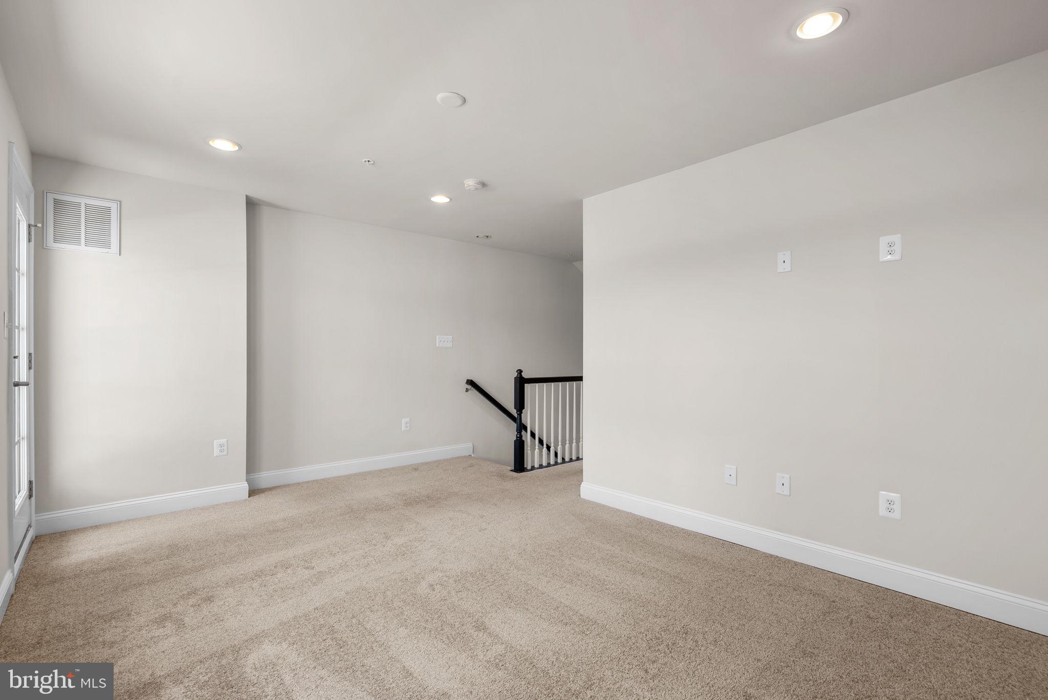 OXFORD SQUARE - Residential