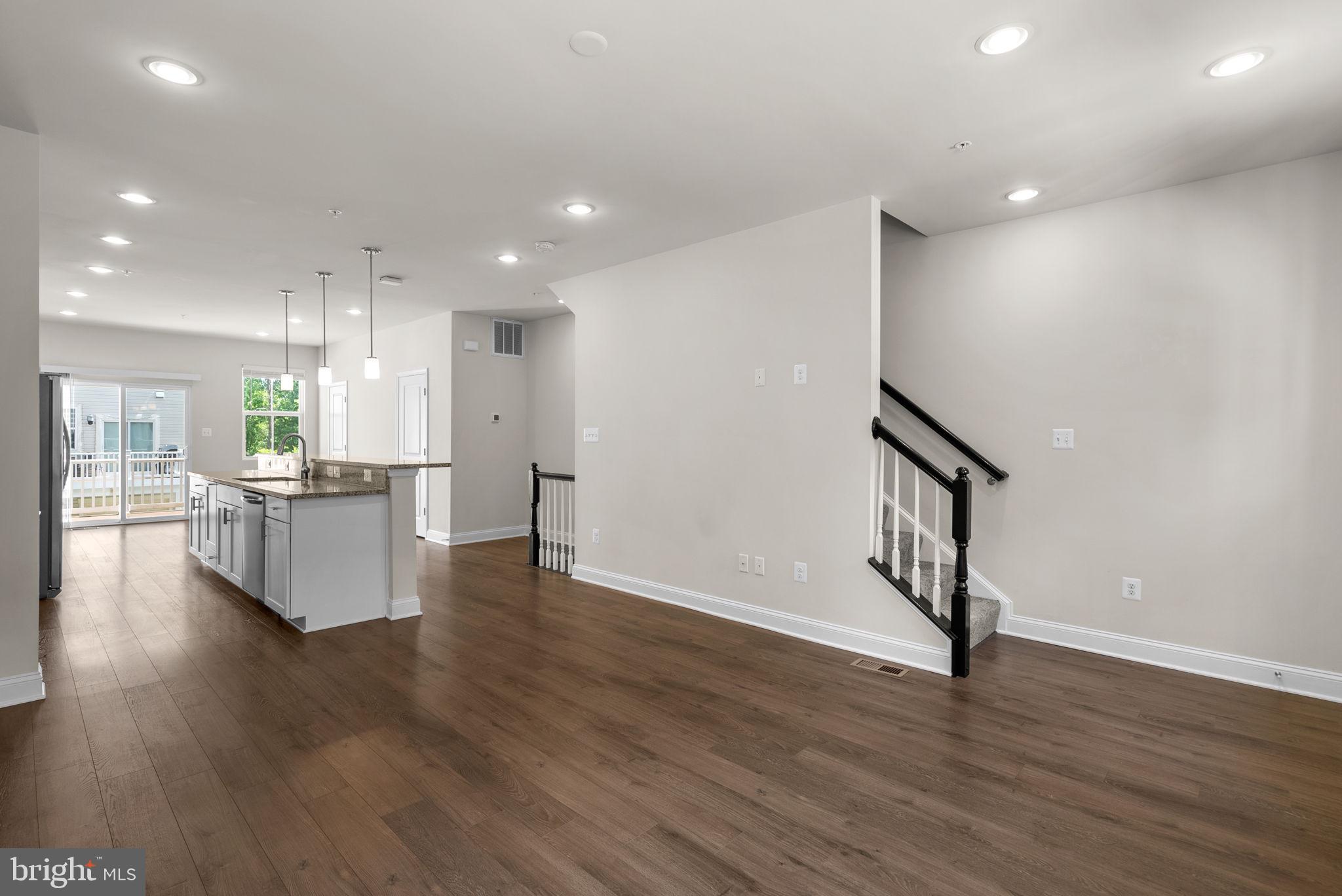 OXFORD SQUARE - Residential