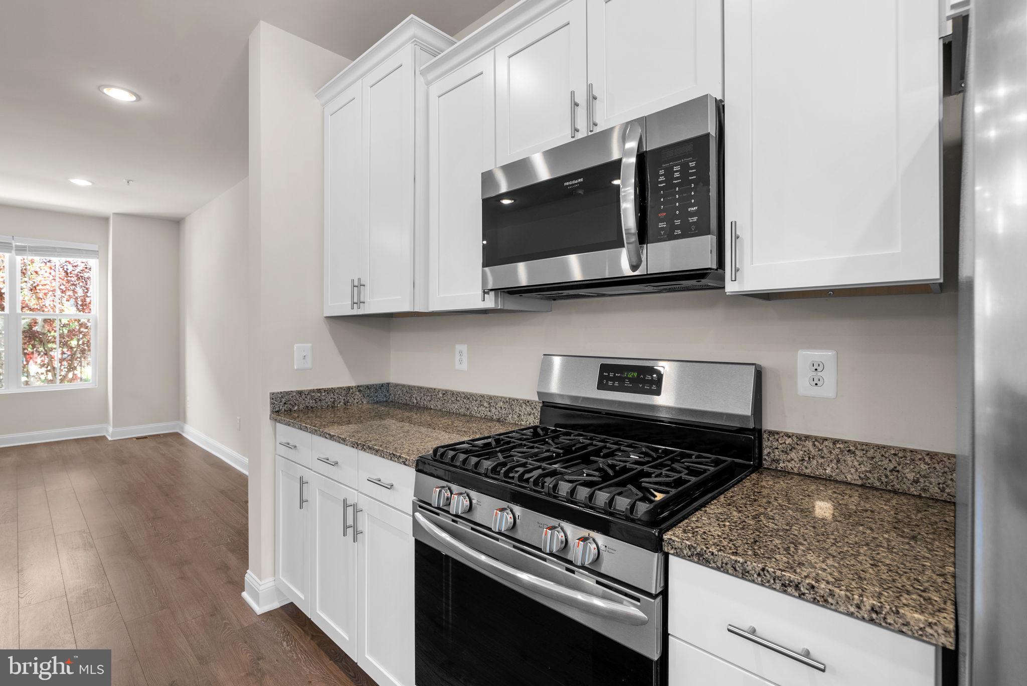 OXFORD SQUARE - Residential