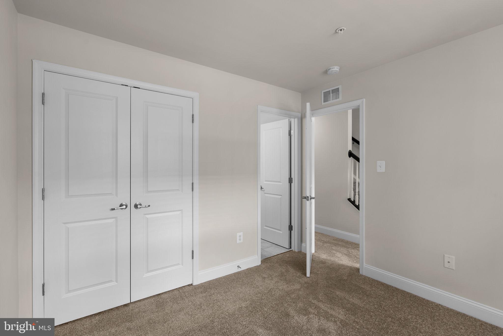 OXFORD SQUARE - Residential