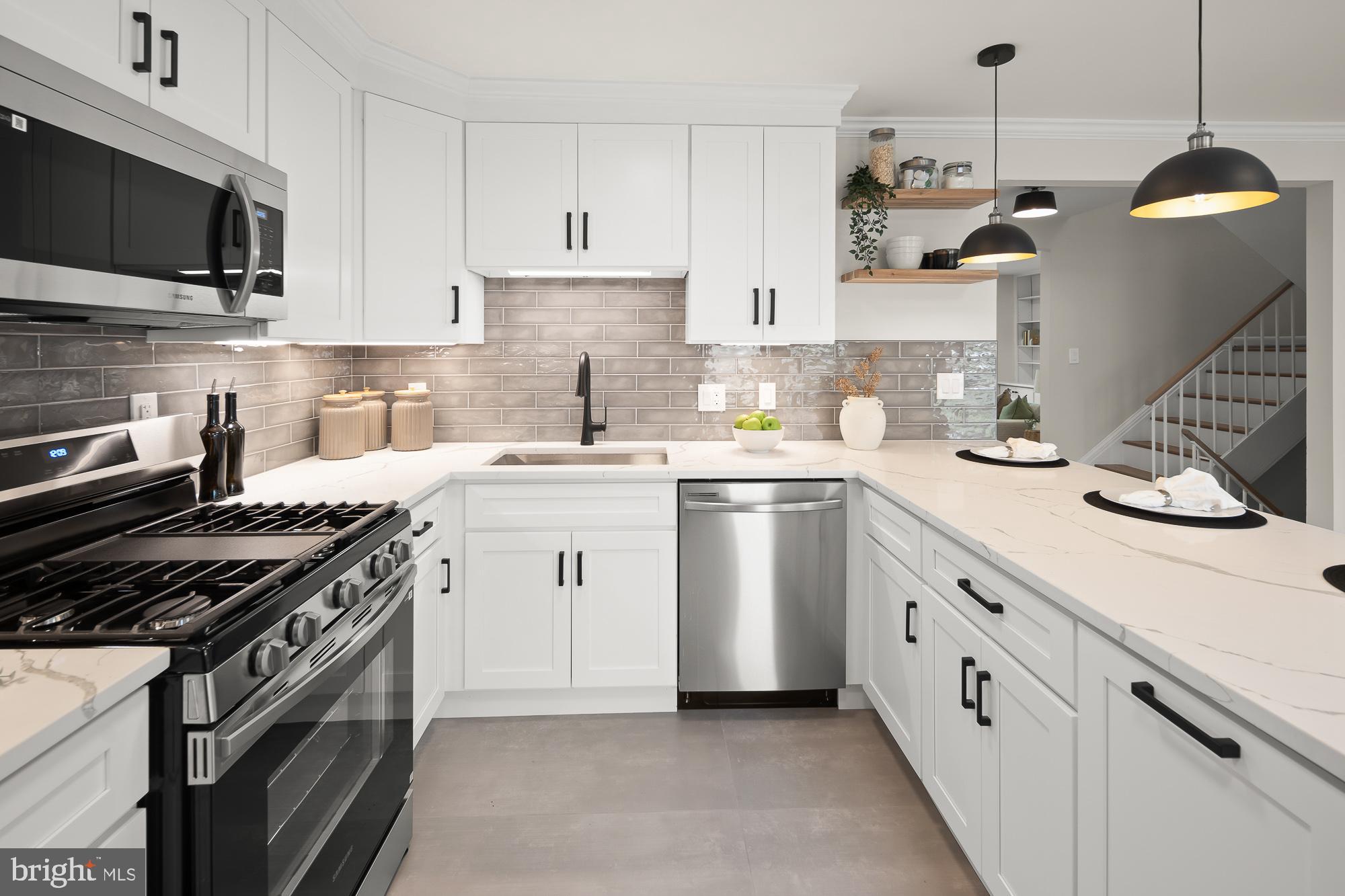 RESTON - Residential