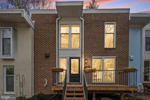 1652 WAINWRIGHT DRIVE RESTON VA 20190