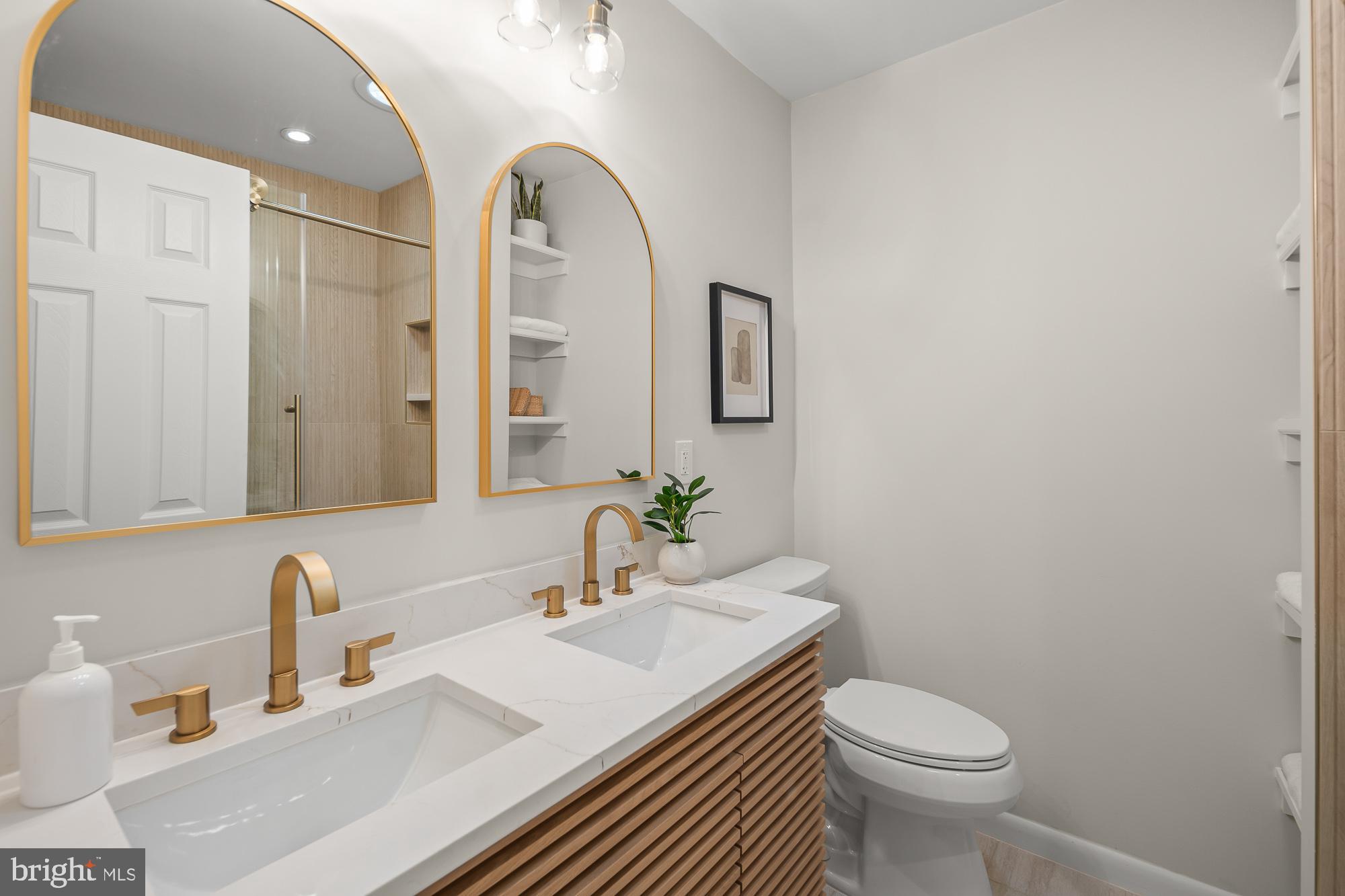 RESTON - Residential