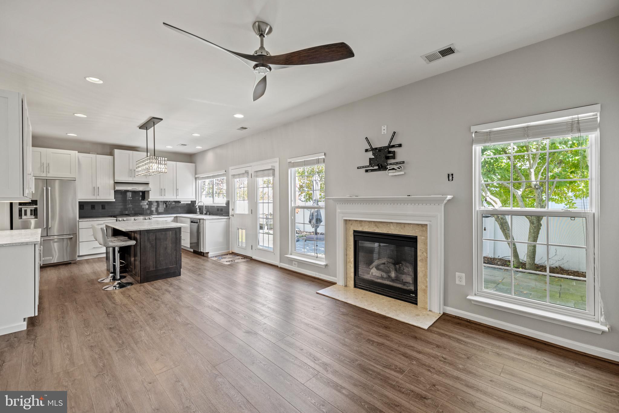 BROADLANDS - Residential Lease