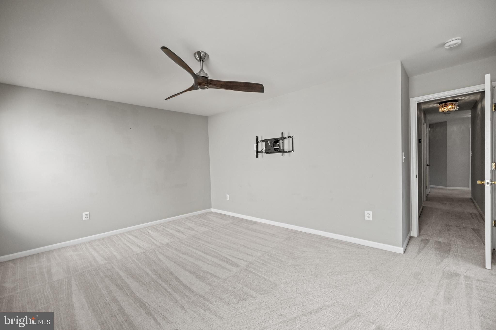 BROADLANDS - Residential Lease