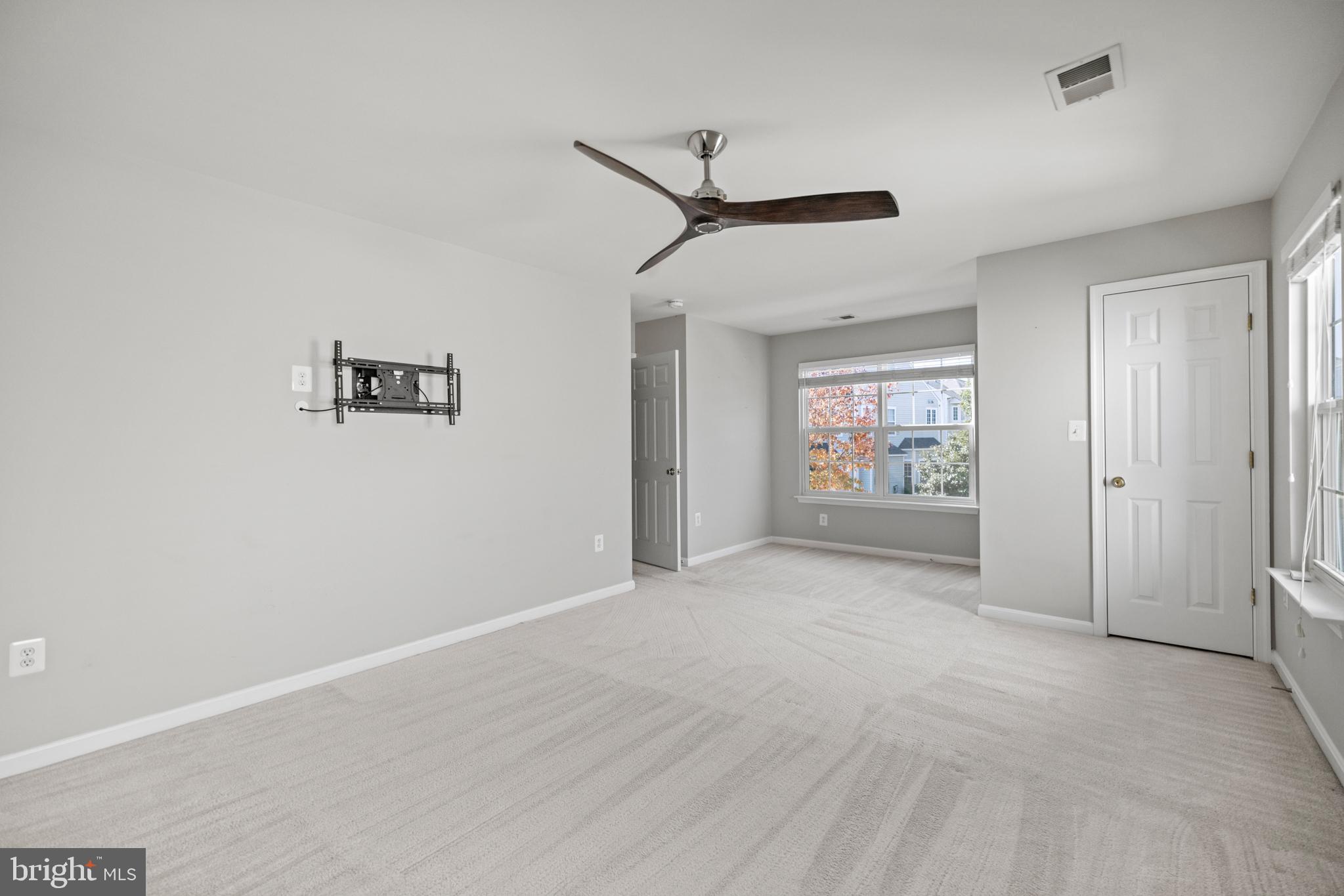 BROADLANDS - Residential Lease