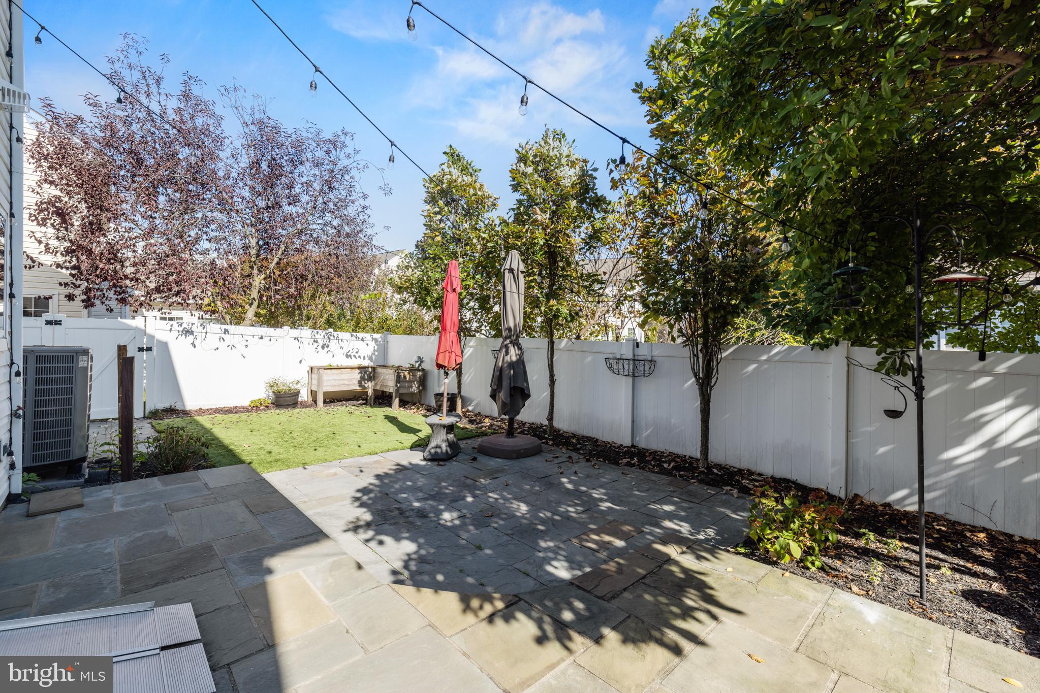 BROADLANDS - Residential Lease