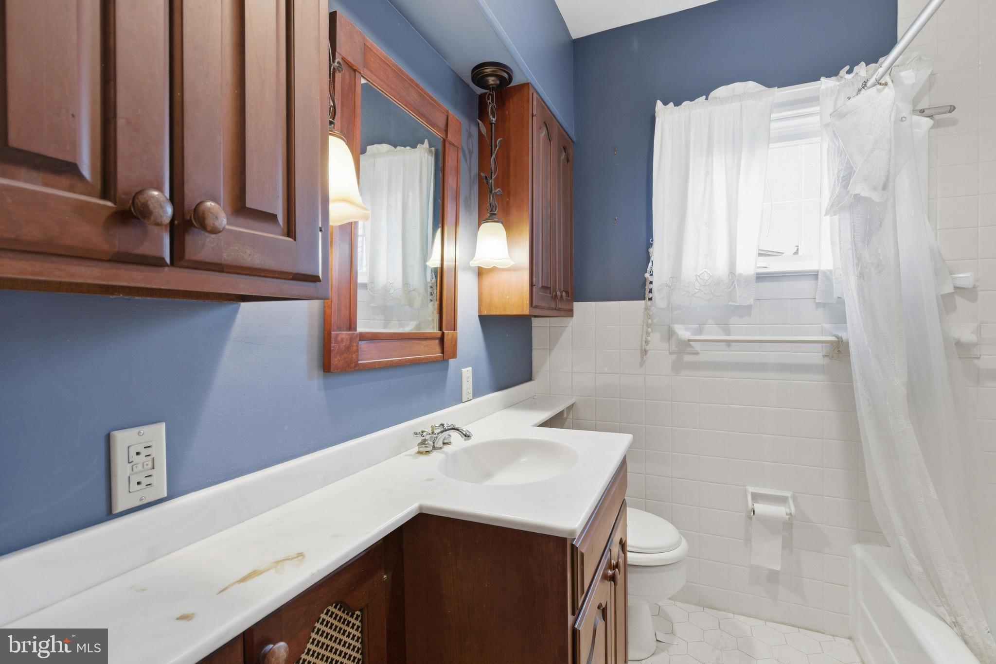 NORRISTOWN - Residential