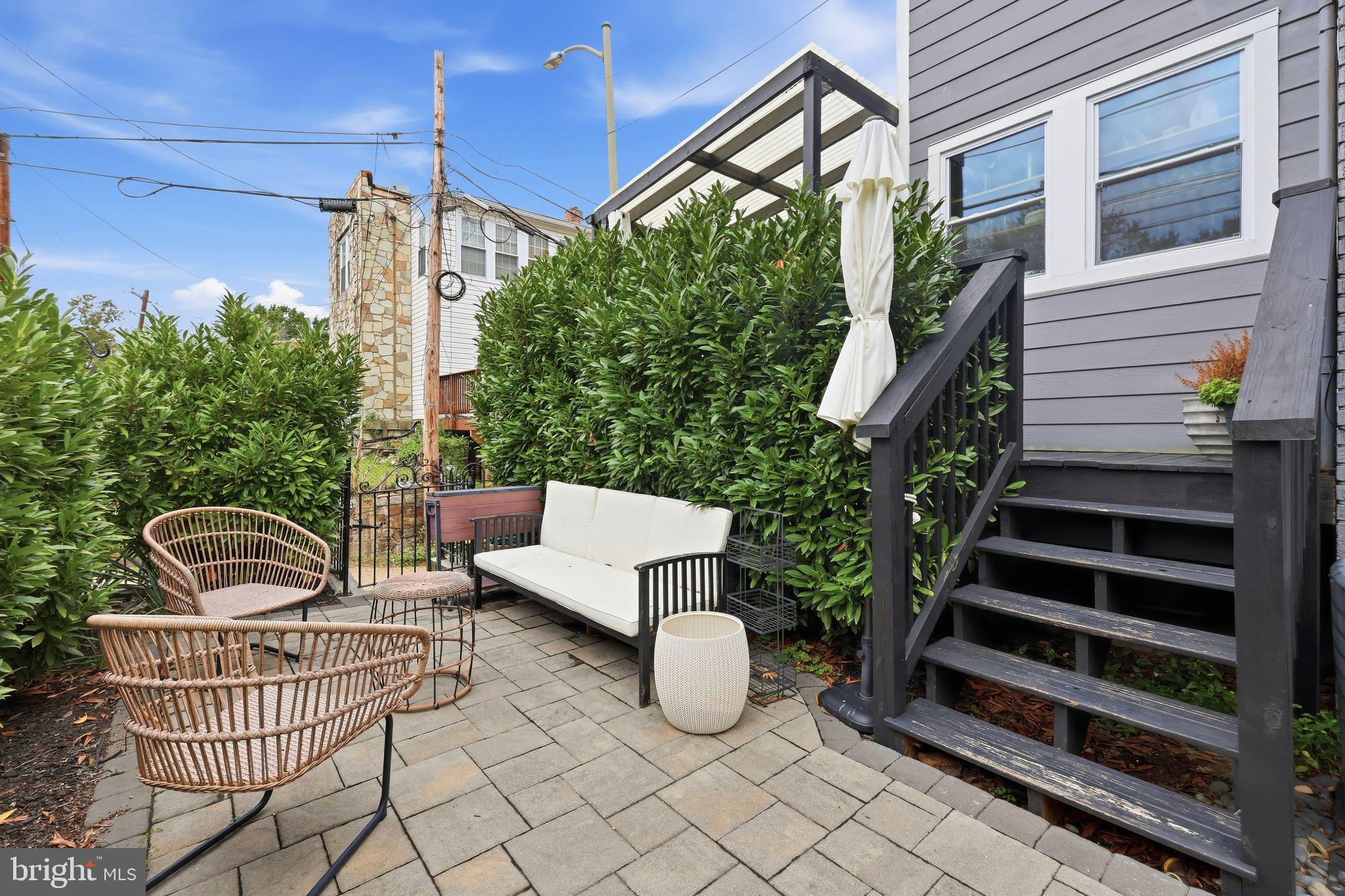 200 CROMWELL TERRACE NE