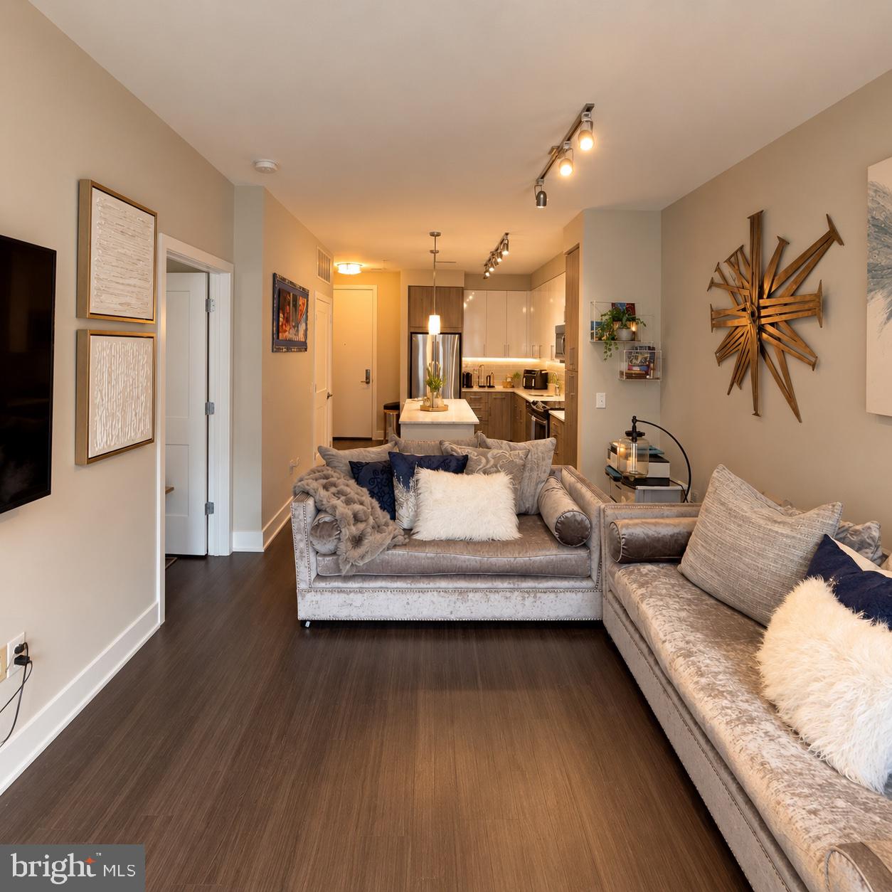 145 RIVERHAVEN DRIVE 356