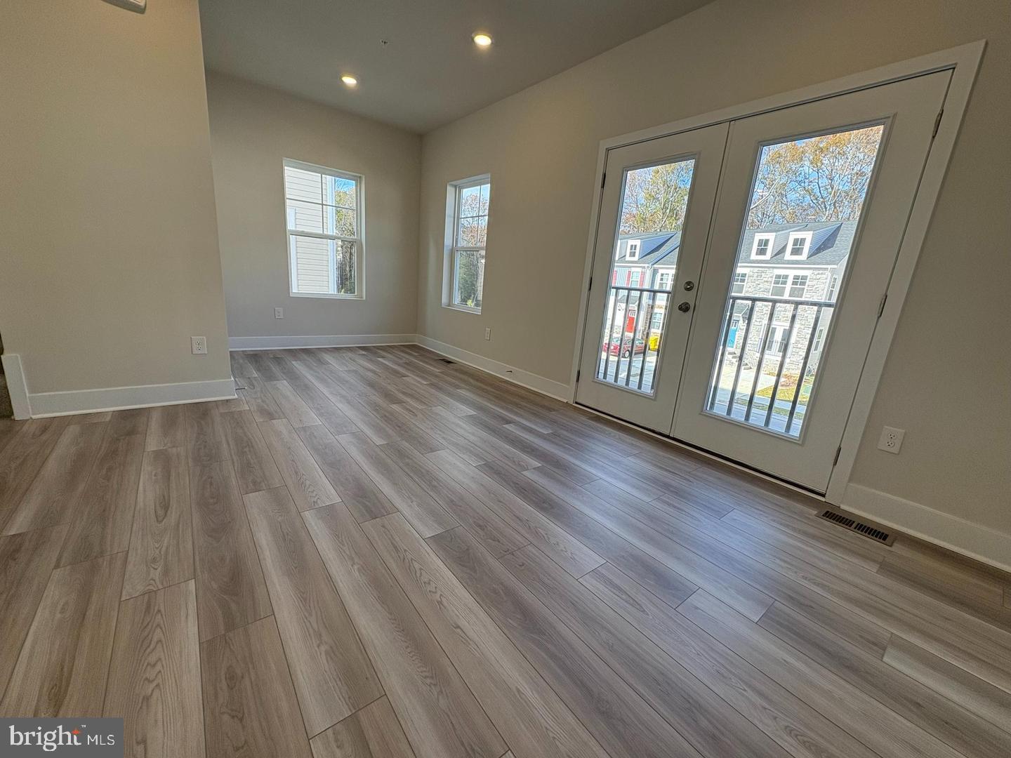 TANYARD SHORES - Residential