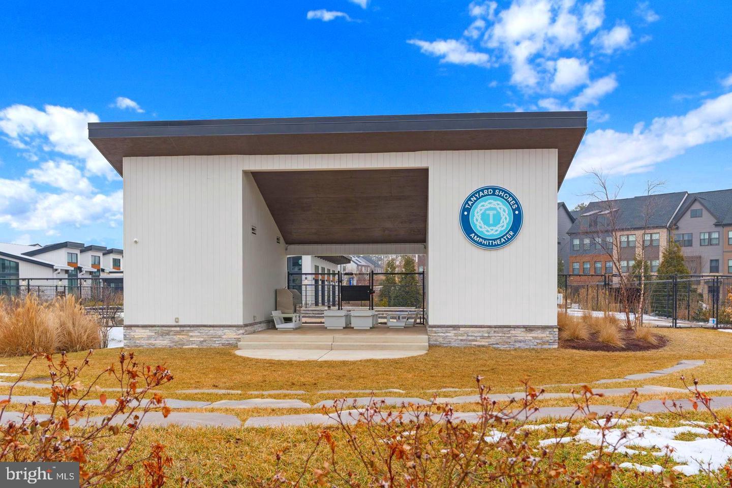 TANYARD SHORES - Residential