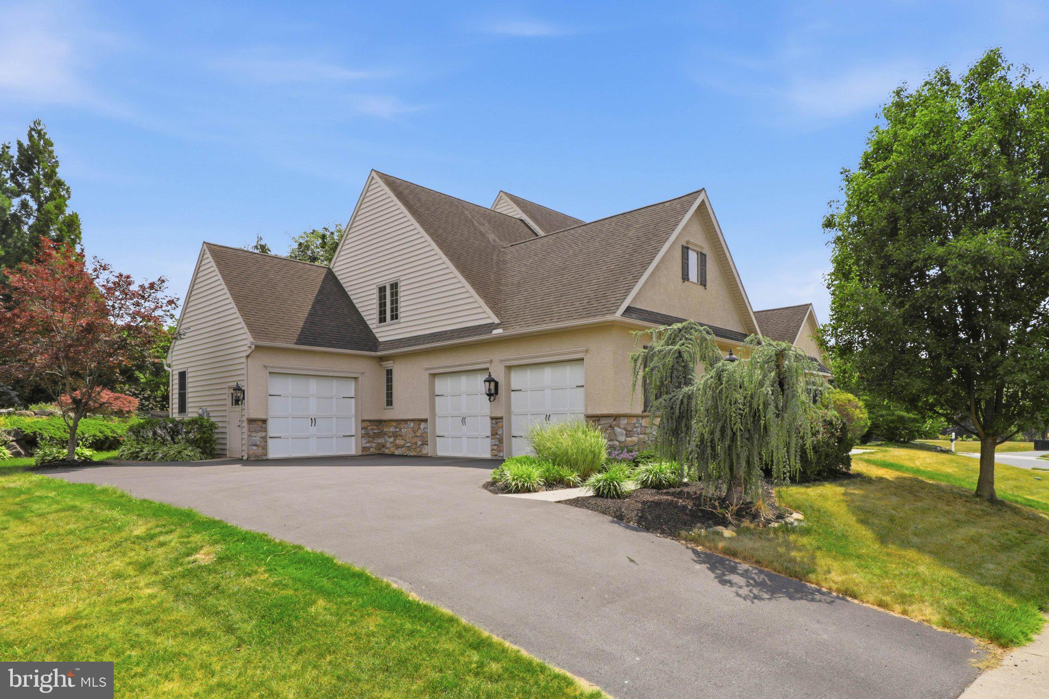 340 ROYAL HUNT WAY