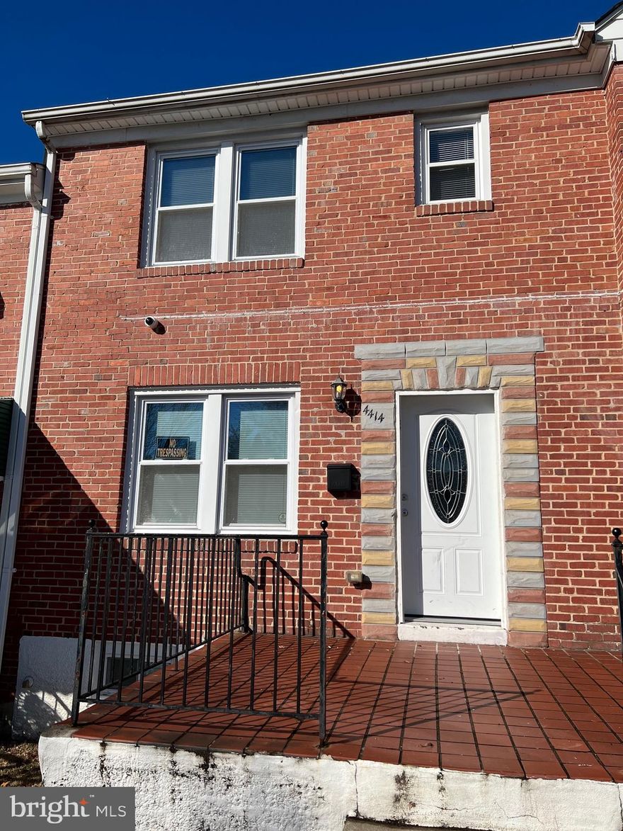 Perfect Renovation, Stainless Steel Appliances, New Floorings, Renovated Bathrooms and Open  Kitchen,With Custom Made Ceilings with Recess lights and Ceiling Fans, Two Car Parking Space 
Newer Central A/C AND Water Heater, New Storm doors installed. Price Reduced, Motivated Seller
Call or Make Appointment online 
Showing Time