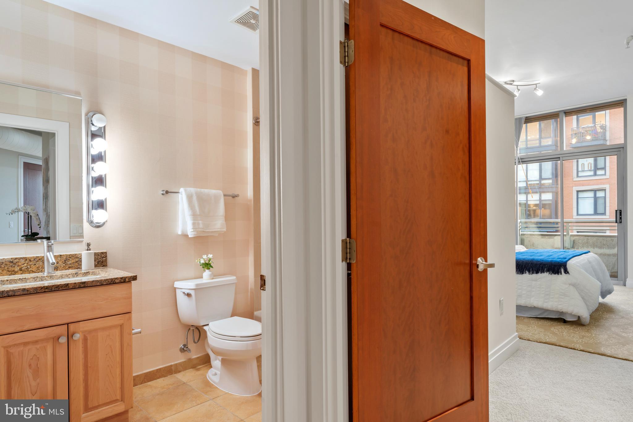 811 4TH STREET NW 1011