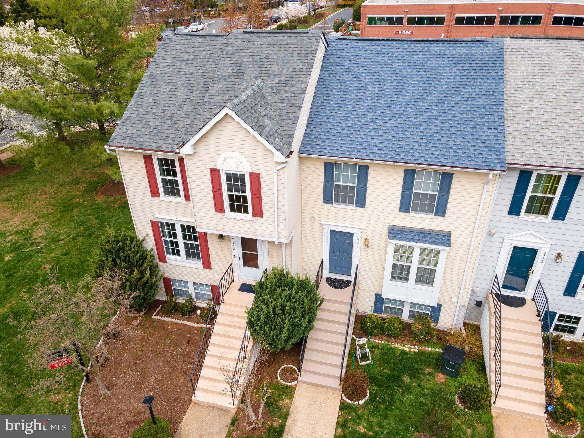 OLD GABLE SQUARE - Residential