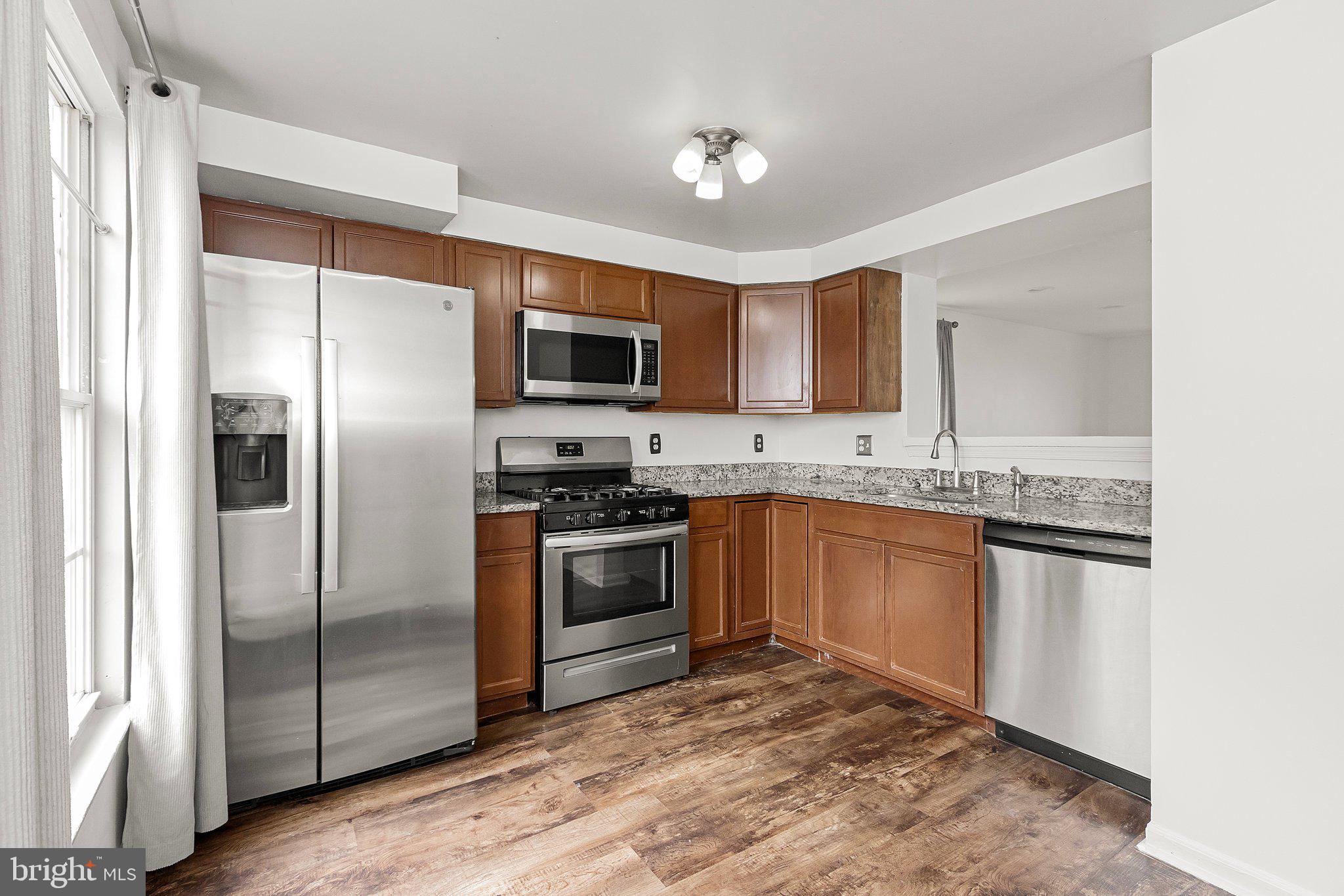 OLD GABLE SQUARE - Residential