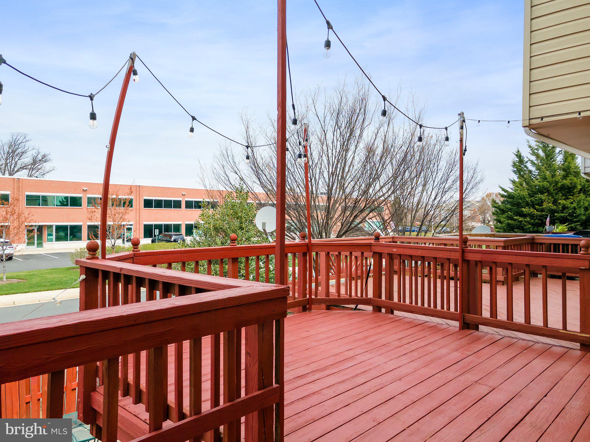 OLD GABLE SQUARE - Residential