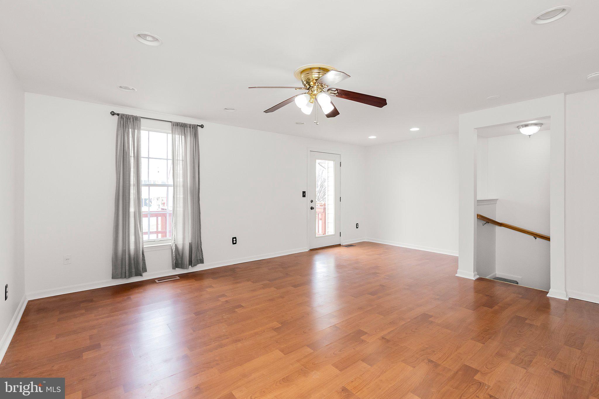 OLD GABLE SQUARE - Residential