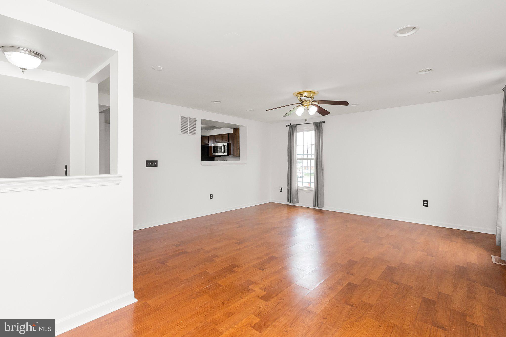 OLD GABLE SQUARE - Residential